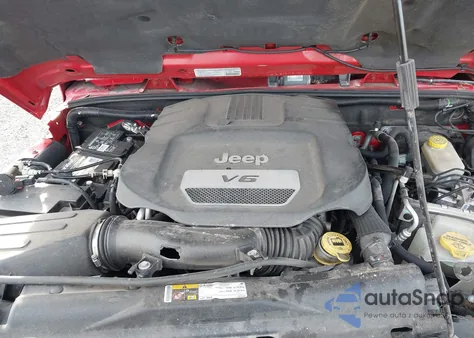 2014 Jeep Wrangler Unlimited Sahara z USA, uszkodzony, nr VIN 1C4HJWEG6EL284376